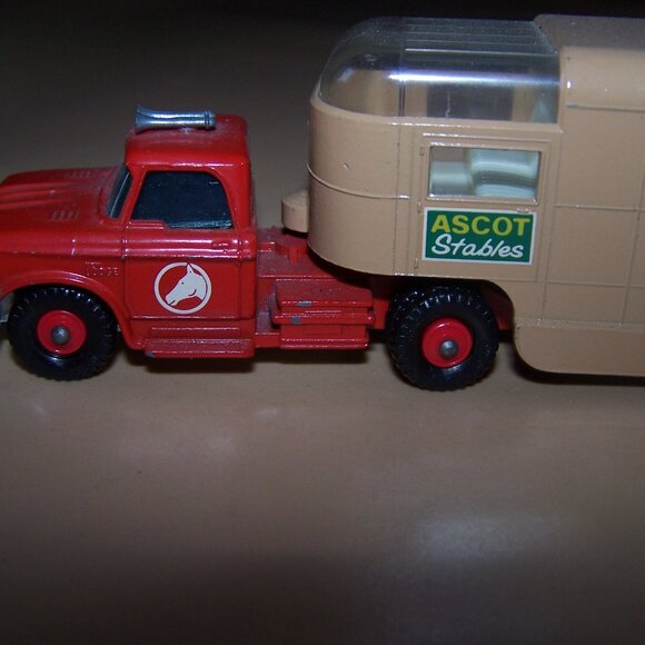 Vintage Matchbox Lesney England Ascot Stables Horse Van Dodge Tractor & Trailer - Picture 3 of 9